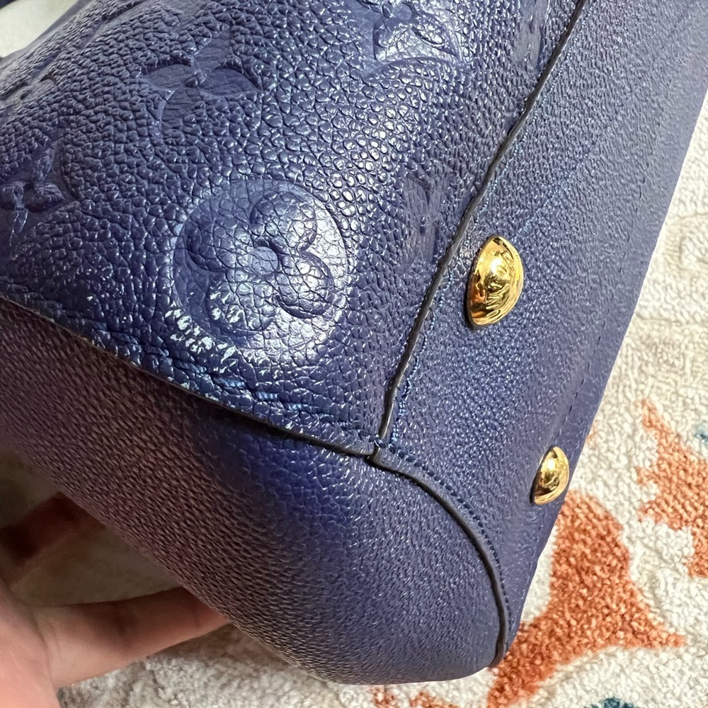 Louis Vuitton Montaigne GM Empreinte Leather with detachable strap. - Picture 9 of 14